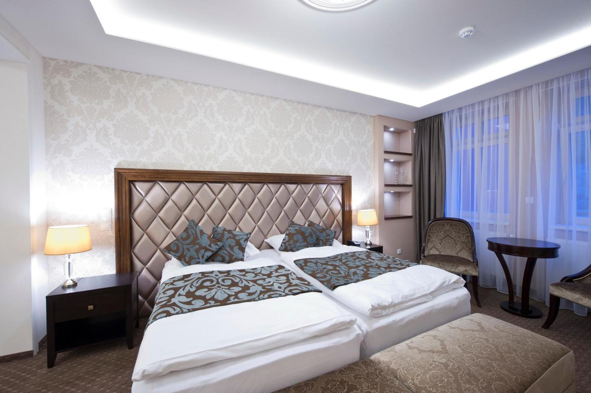 Hotel Dvorana Karlowe Wary Zewnętrze zdjęcie