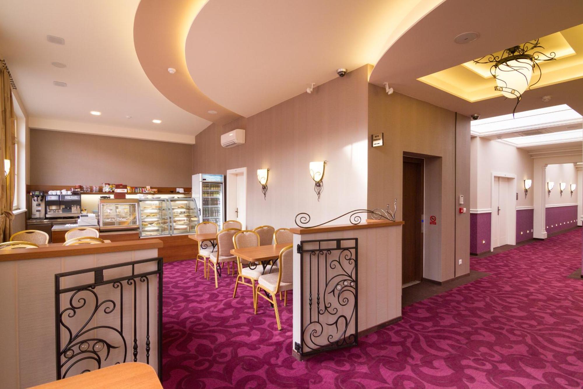Hotel Dvorana Karlowe Wary Zewnętrze zdjęcie