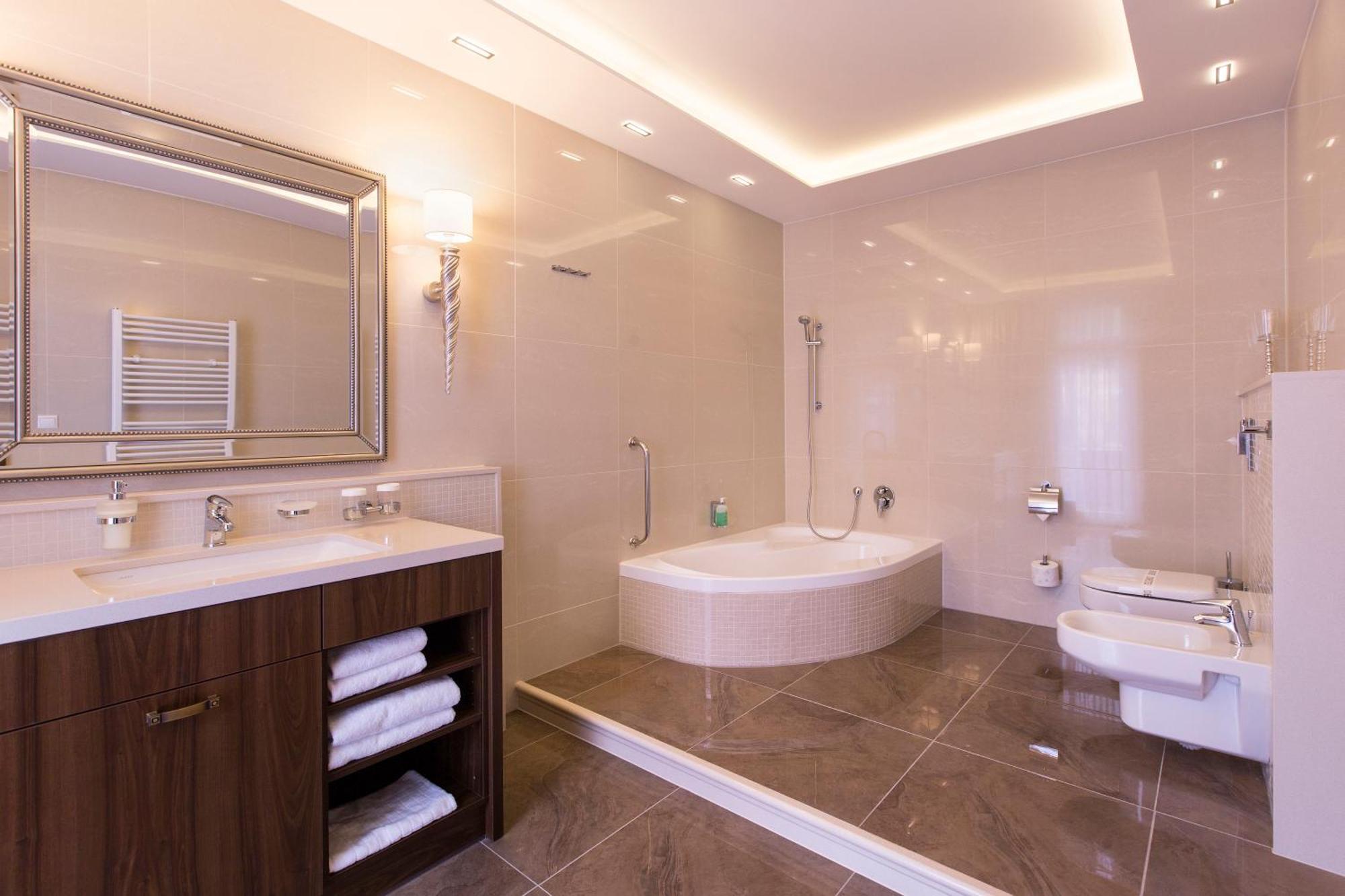 Hotel Dvorana Karlowe Wary Zewnętrze zdjęcie