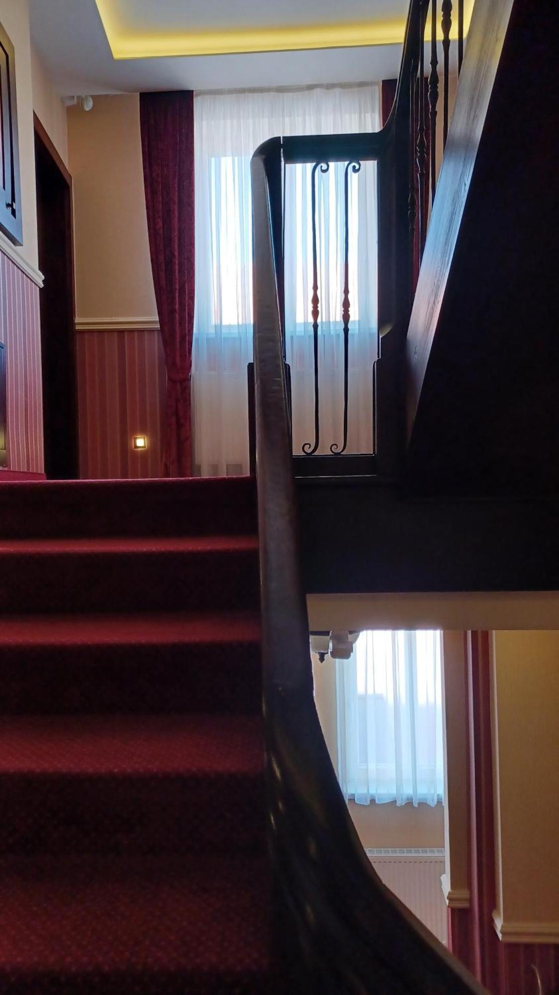 Hotel Dvorana Karlowe Wary Zewnętrze zdjęcie