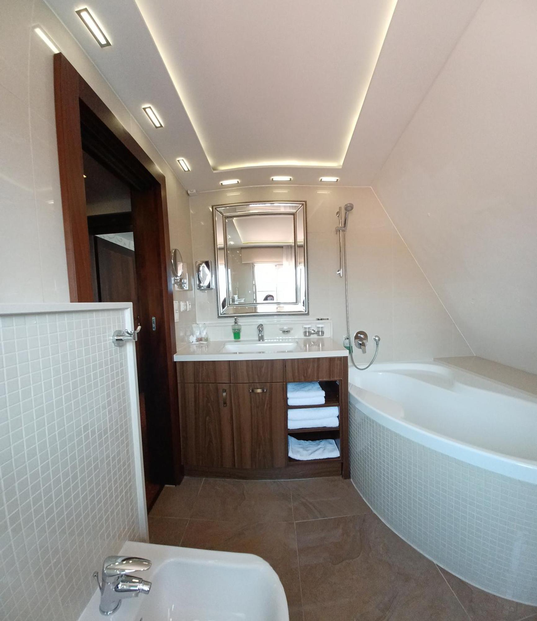 Hotel Dvorana Karlowe Wary Zewnętrze zdjęcie