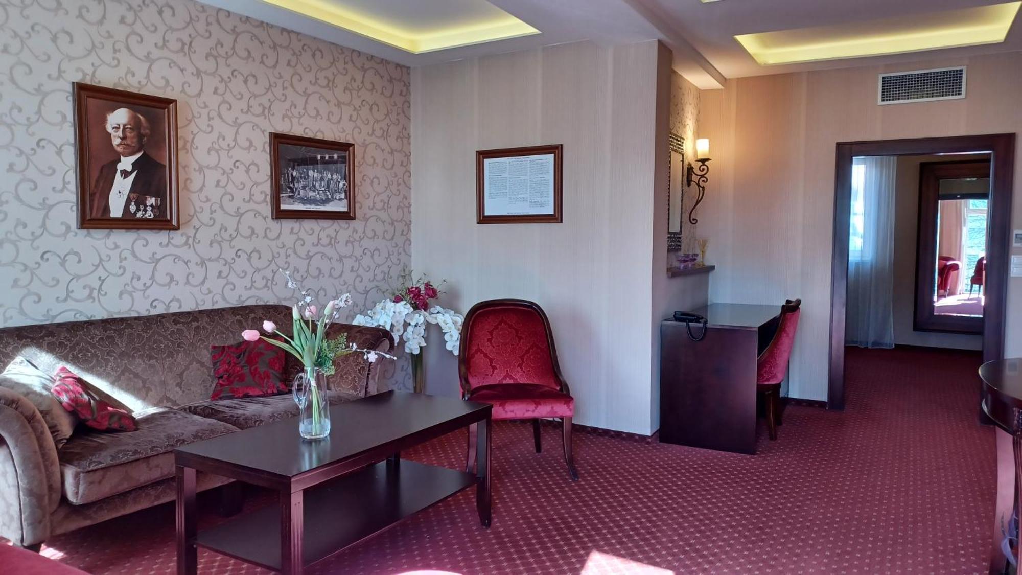 Hotel Dvorana Karlowe Wary Zewnętrze zdjęcie