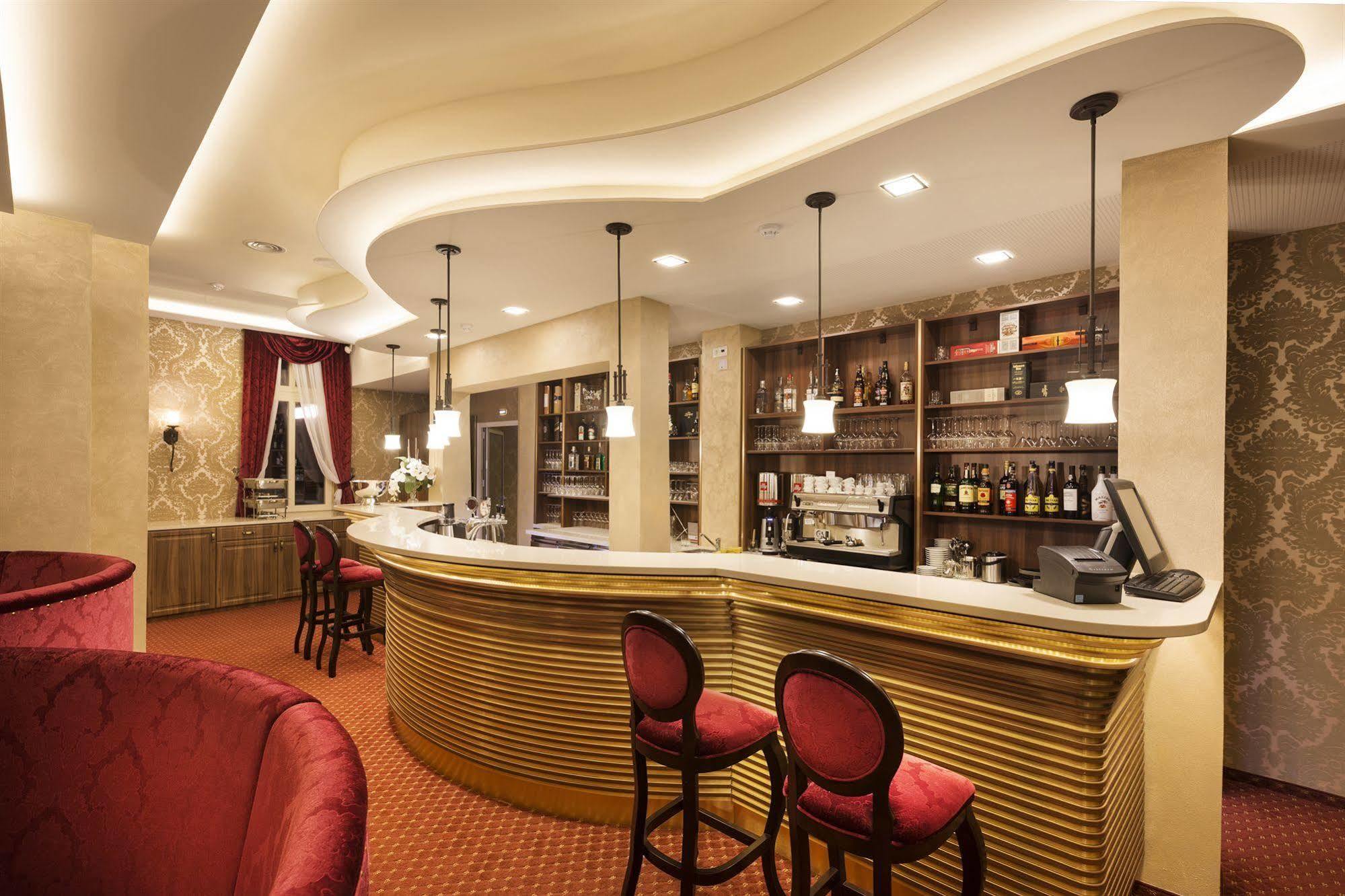 Hotel Dvorana Karlowe Wary Zewnętrze zdjęcie