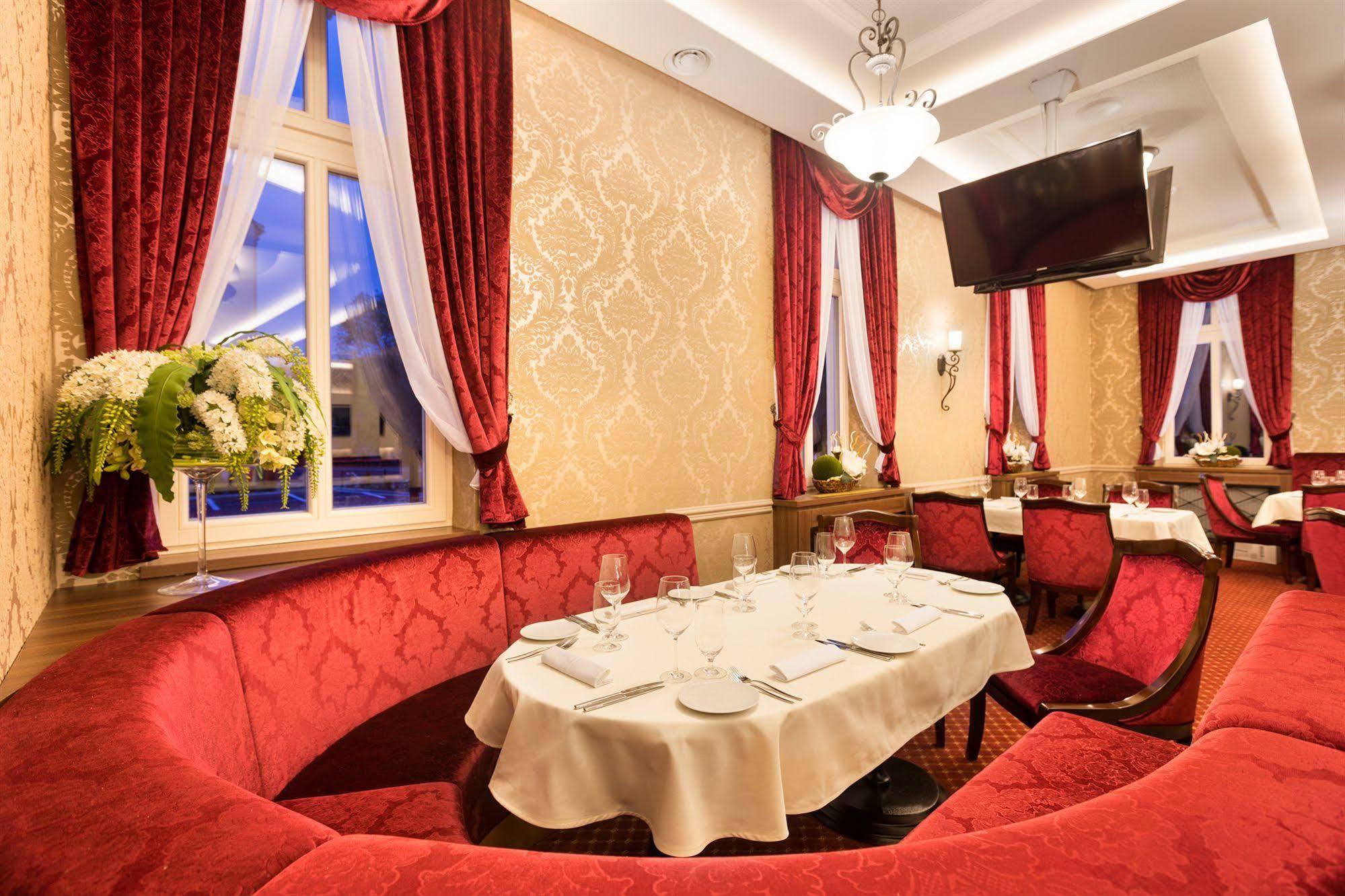 Hotel Dvorana Karlowe Wary Zewnętrze zdjęcie