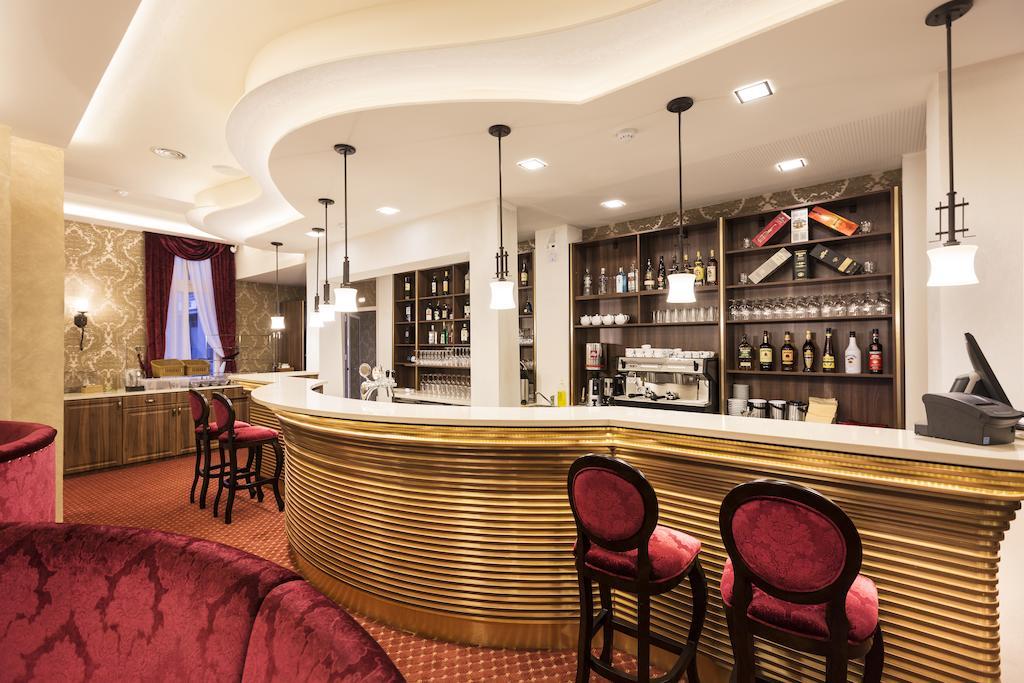 Hotel Dvorana Karlowe Wary Zewnętrze zdjęcie